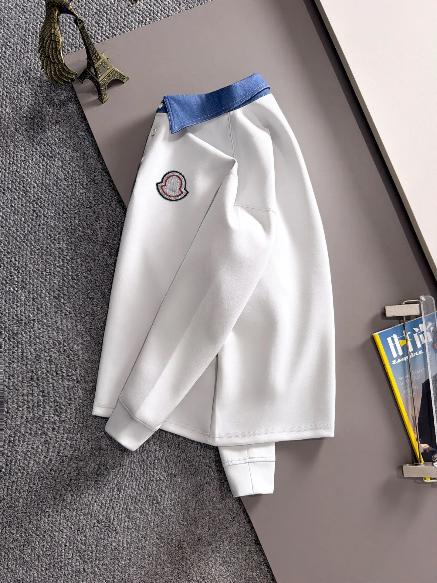 Mengkou's exclusive first release of the 2026 autumn and winter New Arrival sweatshirt long-sleeved men and women. Same Style. Many stars have the same style. Craftsmanship that cannot be copied by ordinary small workshops. We are not afraid of any challenges in terms of materials, detail restoration and craftsmanship, just to provide you with wonderful products. Compare the top Original versions at will. No expense is spared just to make it better. Unique imported fabric feel. Purely imported German machine production. Precision operation. Thousands of needles density. A full set of New Arrival accessories with three standards can be customized simultaneously. Versatile upper body is fashionable, a perfect choice for autumn and winter, and a must-have item. Sizes: S-4XL (please state your height and weight when placing an order)